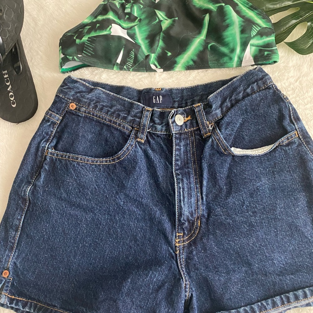 Vintage Gap hi-rise shorts